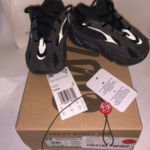 Infant Vanta Black Reflective Yeezy Boost 700